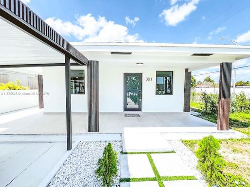 301 W 30th St, Hialeah FL 33012