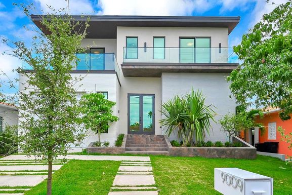 9009 Byron Ave, Surfside FL 33154
