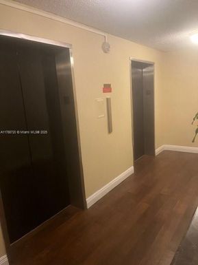 800 NE 195th St # 701, Miami FL 33179
