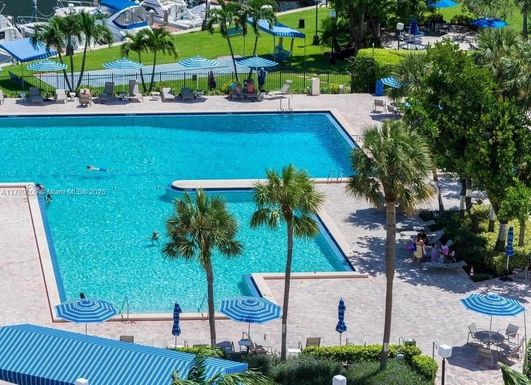 2500 Parkview Dr # 1214, Hallandale Beach FL 33009