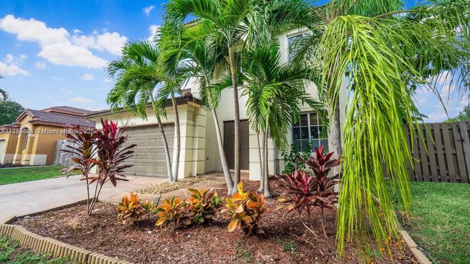 8963 SW 212th Ln, Cutler Bay FL 33189
