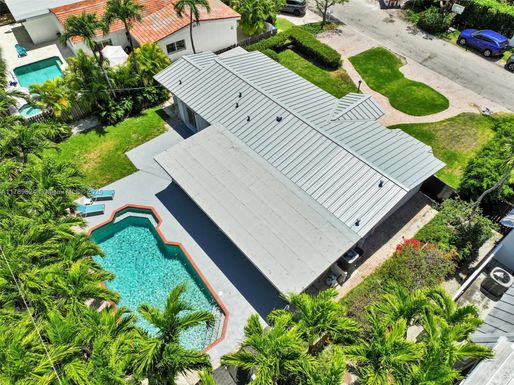 255 Ridgewood Rd, Key Biscayne FL 33149