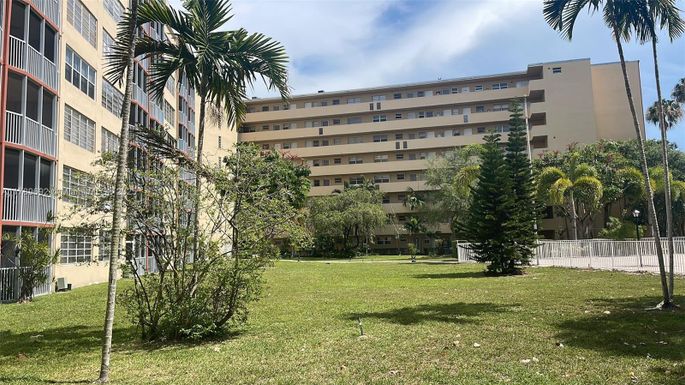 1750 NE 191st St # 2, Miami FL 33179