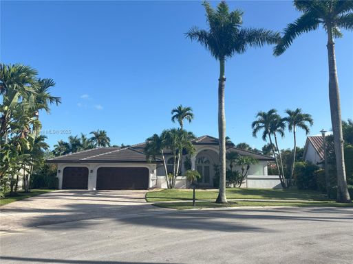 320 Windmill Palm Ave, Plantation FL 33324