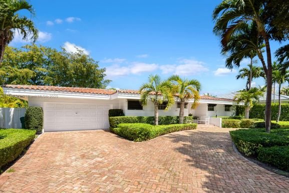 141 Island Dr, Key Biscayne FL 33149