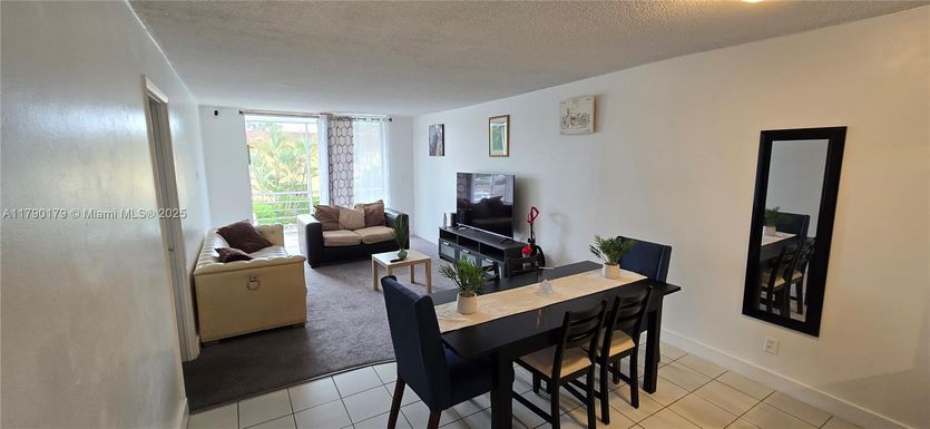 1830 Dixieanna St # 203, Hollywood FL 33020