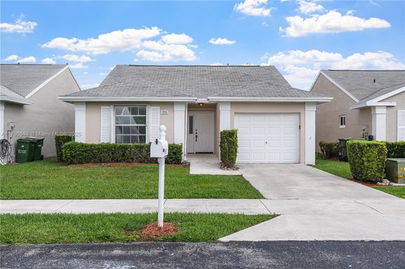 2215 SE 7th Pl, Homestead FL 33033