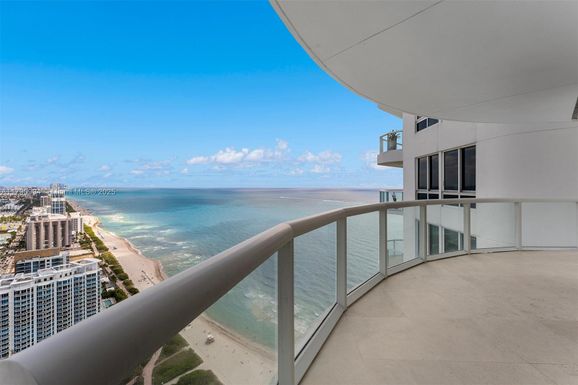 6365 Collins Ave # 11, Miami Beach FL 33141