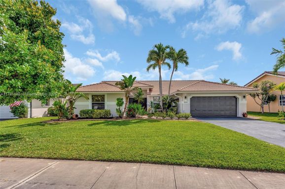 5133 N Springs Way, Coral Springs FL 33076