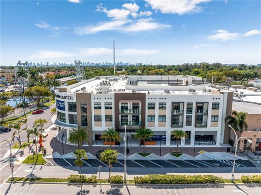 1 Curtiss Pkwy # 323, Miami Springs FL 33166