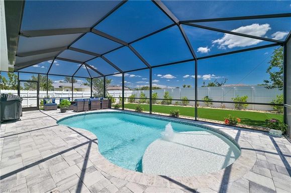 216 SW 29th St, Cape Coral FL 33914