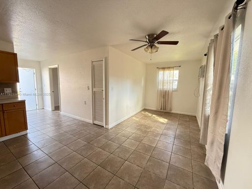 5647 Seventh # B, Fort Myers FL 33907