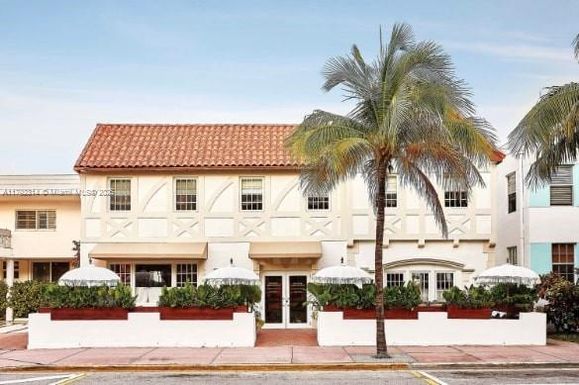 321 Collins Ave, Miami Beach FL 33139