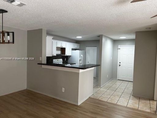 11229 W Atlantic Blvd # 204, Coral Springs FL 33071