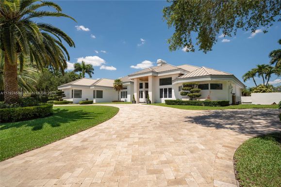 3425 Saddlebrook Ln, Weston FL 33331
