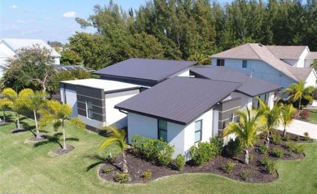 3823 SW 3rd ST, Cape Coral FL 33991