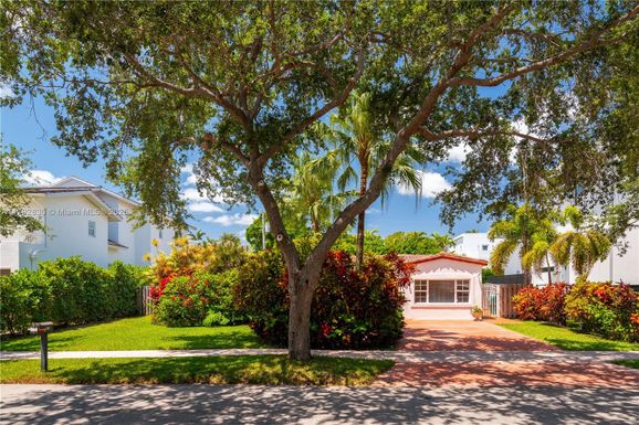 310 Woodcrest Rd, Key Biscayne FL 33149