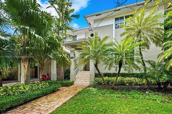 164 W Mashta Dr, Key Biscayne FL 33149