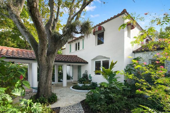 3026 Flamingo Dr, Miami Beach FL 33140
