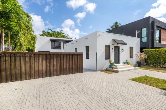 235 NW 39th St, Miami FL 33127
