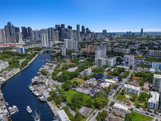 690 NW 3rd St, Miami FL 33128