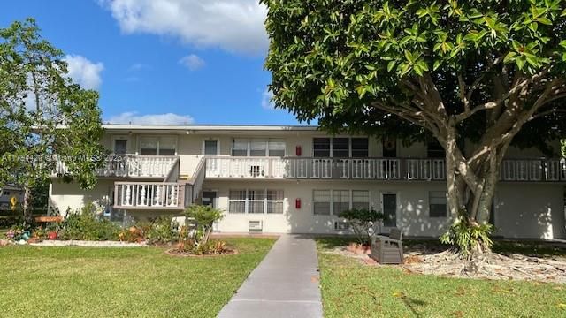 295 Chatham O # 295, West Palm Beach FL 33417