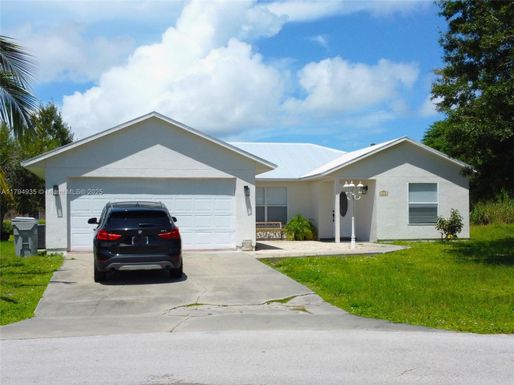 720 2nd Pl SW, Vero Beach FL 32962