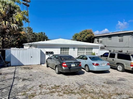 709 13th St, West Palm Beach FL 33401