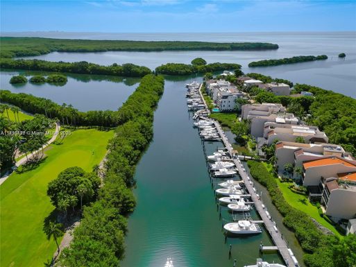 6200 SW 152nd St, Palmetto Bay FL 33157