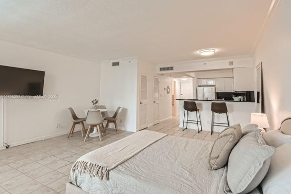 2501 S Ocean Dr, Hollywood FL 33019