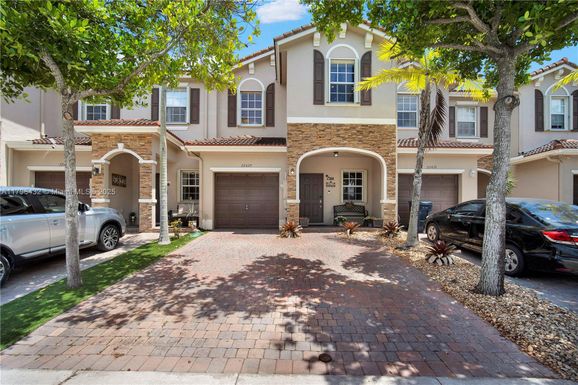 22429 SW 88th Path, Cutler Bay FL 33190