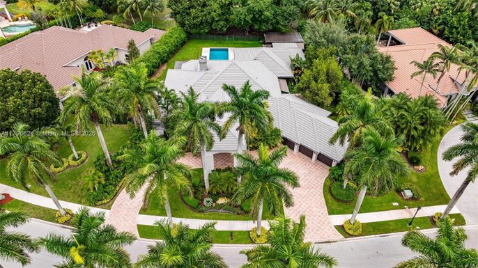 2531 Royal Palm Way, Weston FL 33327