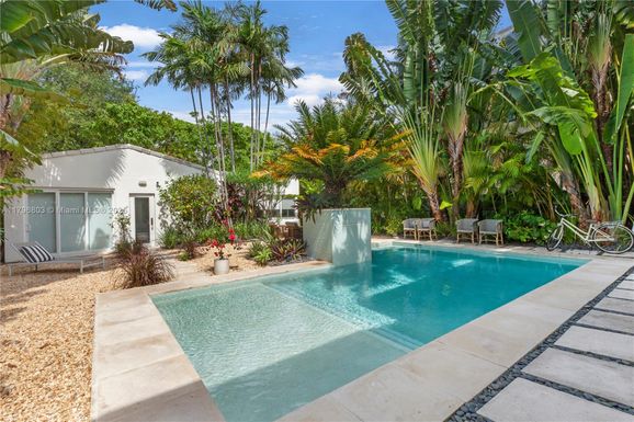 4532 Sheridan Ave, Miami Beach FL 33140
