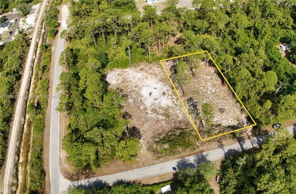 2005 culumbus ave, Other City - In The State Of Florida FL 33920