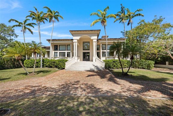 8112 Los Pinos Cir, Coral Gables FL 33143
