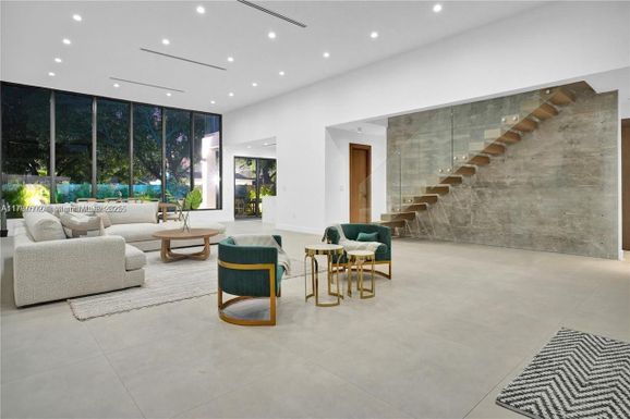 243 NW 41st St, Miami FL 33127