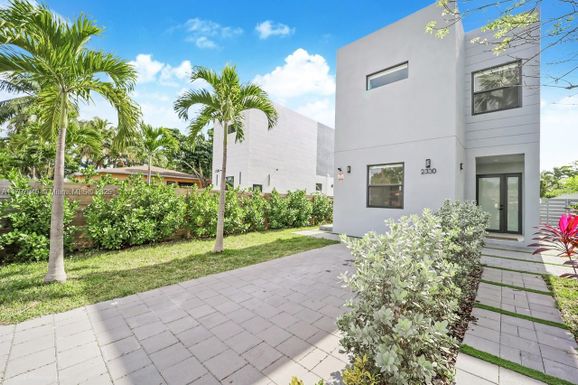 2330 SW 14th St, Miami FL 33145