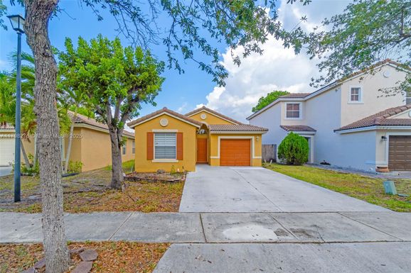 1917 SE 14th Ct, Homestead FL 33035