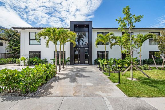 204 Sunrise Dr # 204D, Key Biscayne FL 33149
