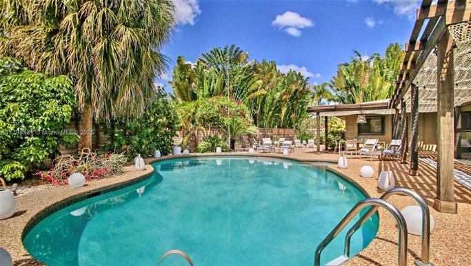 3444 NE 18th Ave, Oakland Park FL 33306