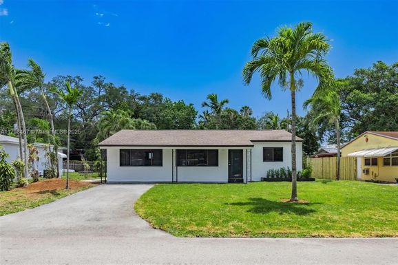 4940 SW 28th Ave, Dania Beach FL 33312