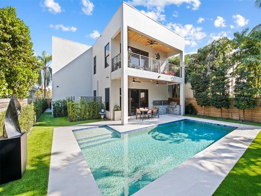 739 NE 17th Way, Fort Lauderdale FL 33304