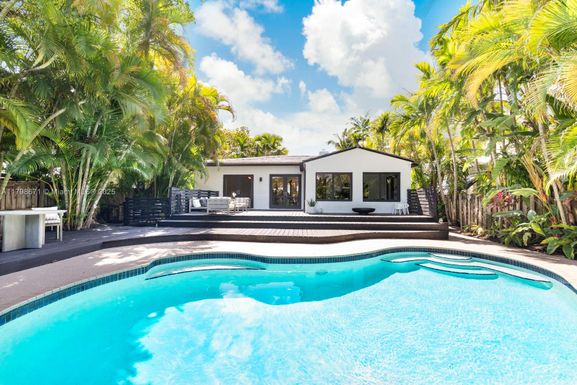 757 NE 74th St, Miami FL 33138