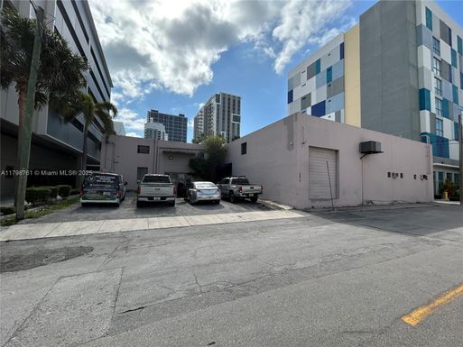 3075 SW 39th Ave, Miami FL 33146