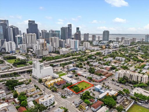 471 & 719 SW 8th St & 5th Av, Miami FL 33130