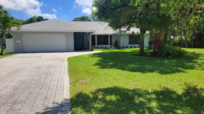 15738 N 75th Way N, Palm Beach Gardens FL 33418