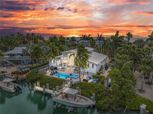 1220 Coury Dr, Key Colony FL 33051