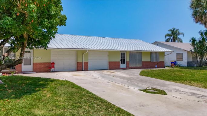 4291 SE Geneva Dr, Stuart FL 34997