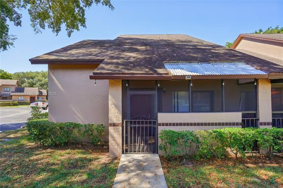 2323 NW 37th Ave, Coconut Creek FL 33066