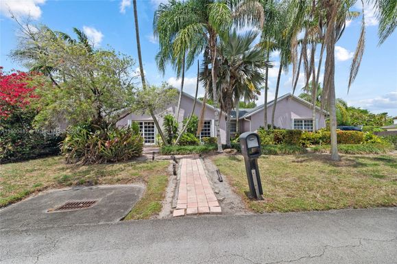 9905 SW 131st St, Miami FL 33176